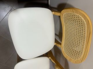 2 Taburetes Altos Respaldo Ratán Madera