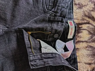 Pantalones cortos marca Levis de niño talla 12 año