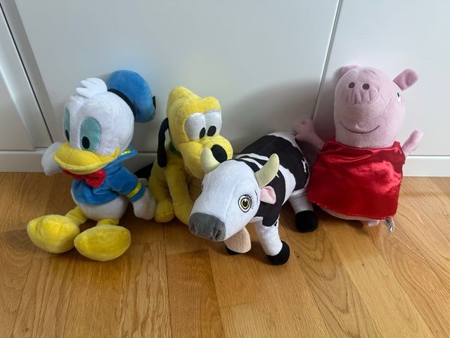 Lote 4 Peluches Disney y Peppa Pig