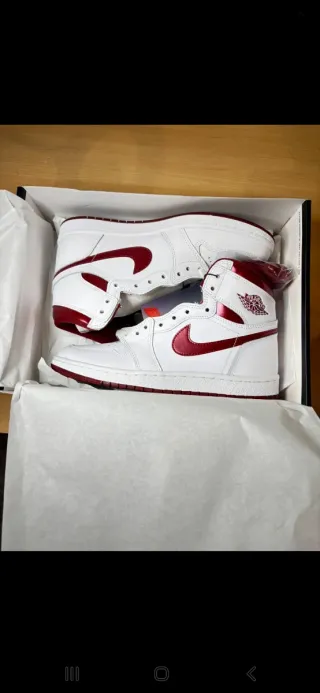 Air Jordan 1 Retro High OG
PRECIO NEGOCIABLE