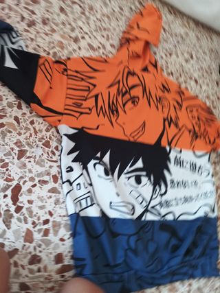 Sudadera con capucha estilo anime