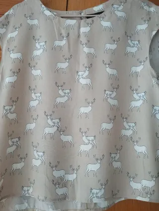 Blusa sin mangas con estampado de ciervos