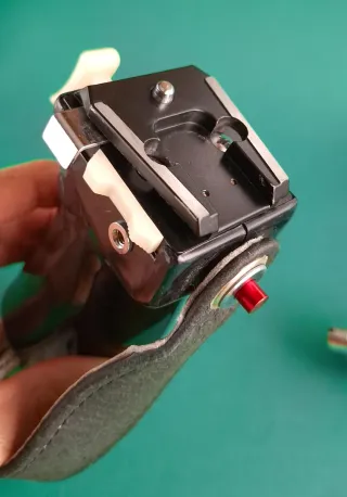 EMPUÑADURA FOTOGRÁFICA SOLIGOR PARA CÁMARA Y FLASH