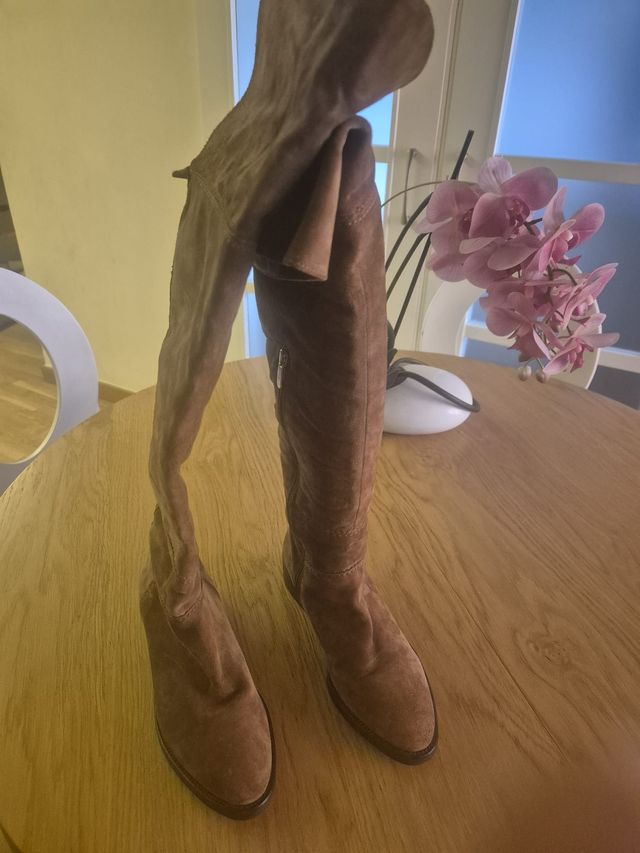 Botas mosqueteras marrones