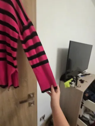 Maglioncino a righe rosa e nero taglia unica