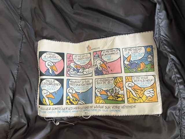 Piumino Moncler Grigio Taglia M
prezzo trattabile