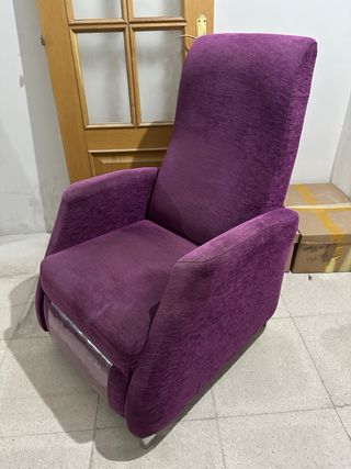 Sillón reclinable de tela morado
