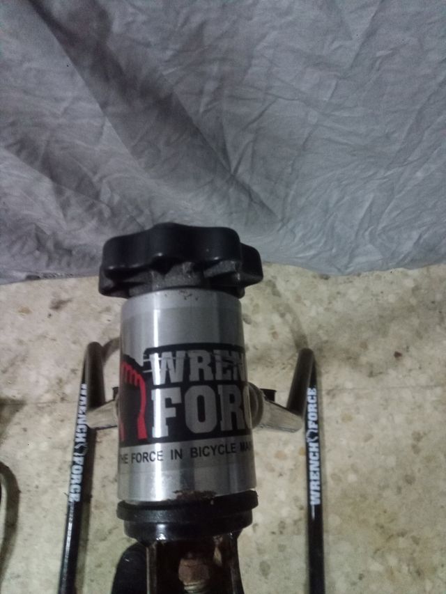 Soporte Reparación Bicicleta Wrench Force