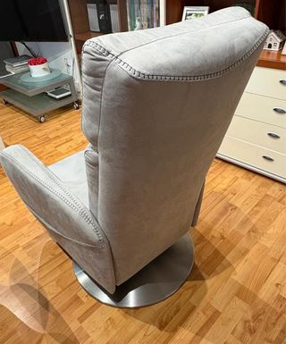 Sillón individual giratorio y reclinable gris