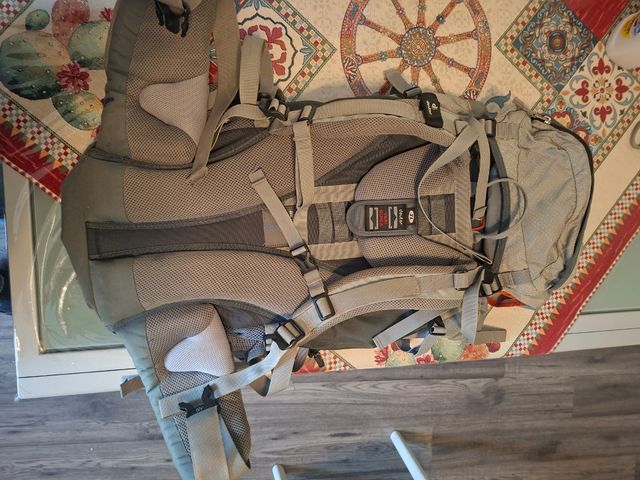 Zaino Deuter ACT Lite 35+10 SL trekking