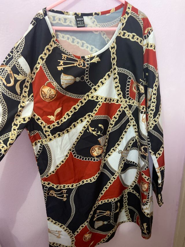 Vestido SHEIN estampado cadenas L
