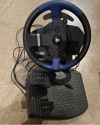 Volante e pedali Thrustmaster T150