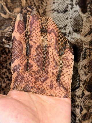 Blusa Malla Estampado Serpiente