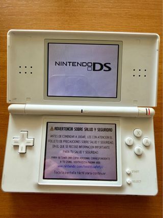 Nintendo DS Lite Blanca + 2 Juegos + Cargador