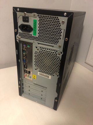 Torre PC Negra con Accesorios