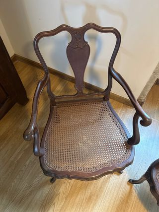 Coppia di poltrone antiche in legno