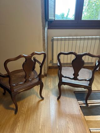 Coppia di poltrone antiche in legno
