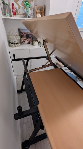 Tavolo da Disegno Inclinabile + Sgabello