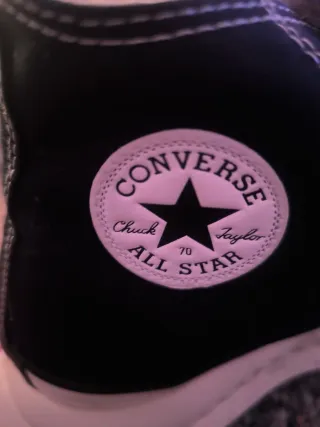 Zapatillas Converse Negras y Blancas