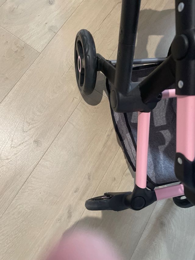 Carrito gemelar para muñecas