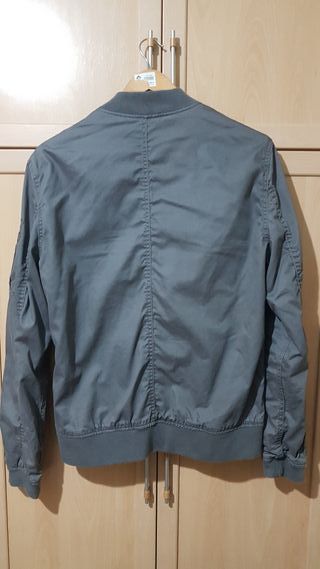 Cazadora bomber Superdry gris
