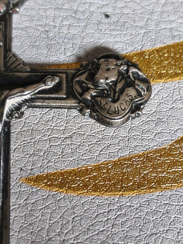 Cruz con Evangelistas