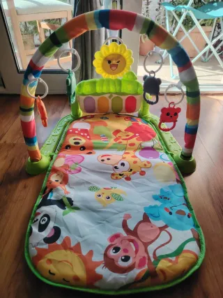 Alfombra de juegos para bebé con gimnasio