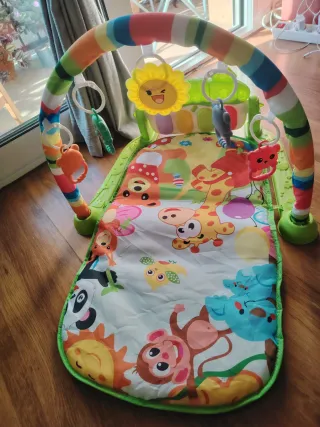 Alfombra de juegos para bebé con gimnasio