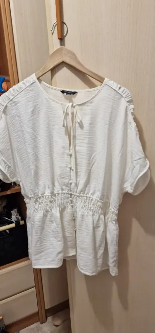 Blusa Cortefiel blanca fruncida cintura