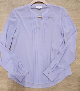 Blusa Calvin Klein Morada. Talla XS. Nueva