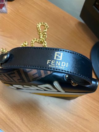 Borsetta Fendi nera e gialla