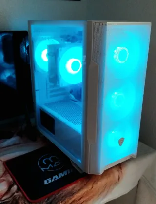 PC Gaming Ryzen 5 8600G Blanco