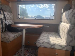 Autocaravana capuchina  Knaus, cabina Renault