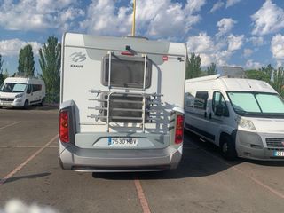 Autocaravana capuchina  Knaus, cabina Renault