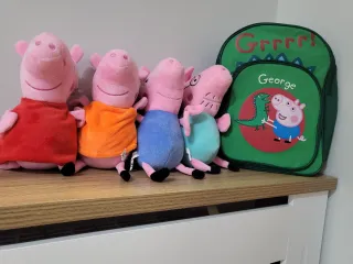 Mochila y peluches Peppa Pig