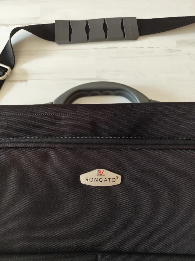 Maletín Roncato Negro Portátil/Libros