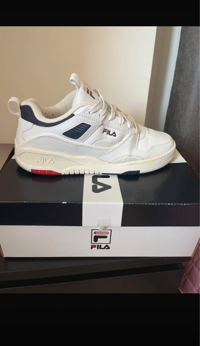 Sneakers Fila bianche e blu