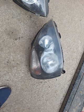 Faros Renault Clio
