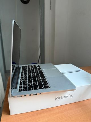 MacBook Pro 13 i5 256GB SSD + Office 2019