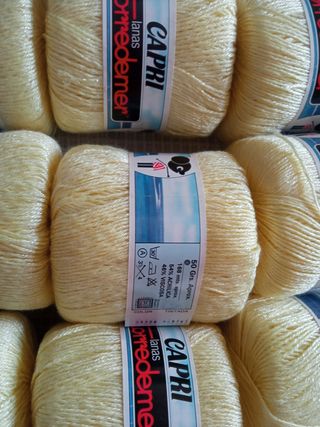 18 ovillos lana hilo amarillo claro CAPRI