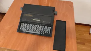 Máquina de escribir eléctrica Olivetti ET 540-II