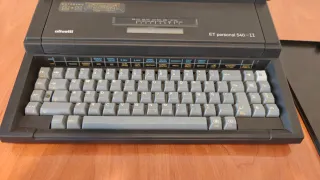Máquina de escribir eléctrica Olivetti ET 540-II