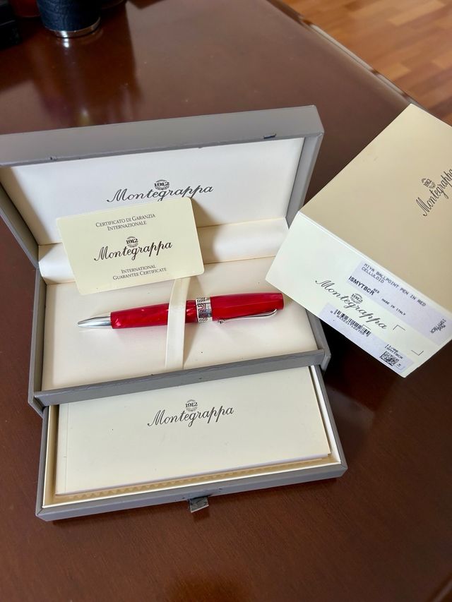 Bolígrafo Montegrappa Celuloide Rojo