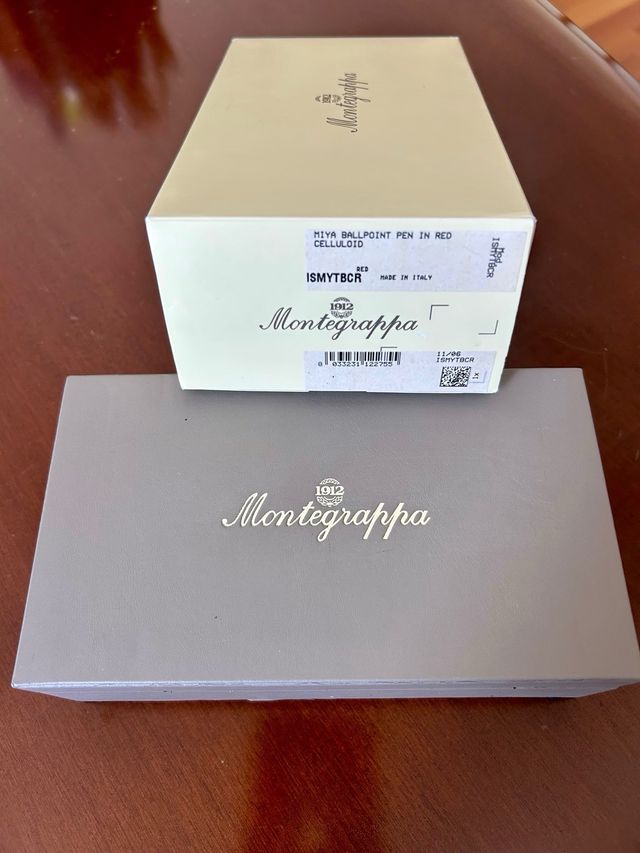 Bolígrafo Montegrappa Celuloide Rojo