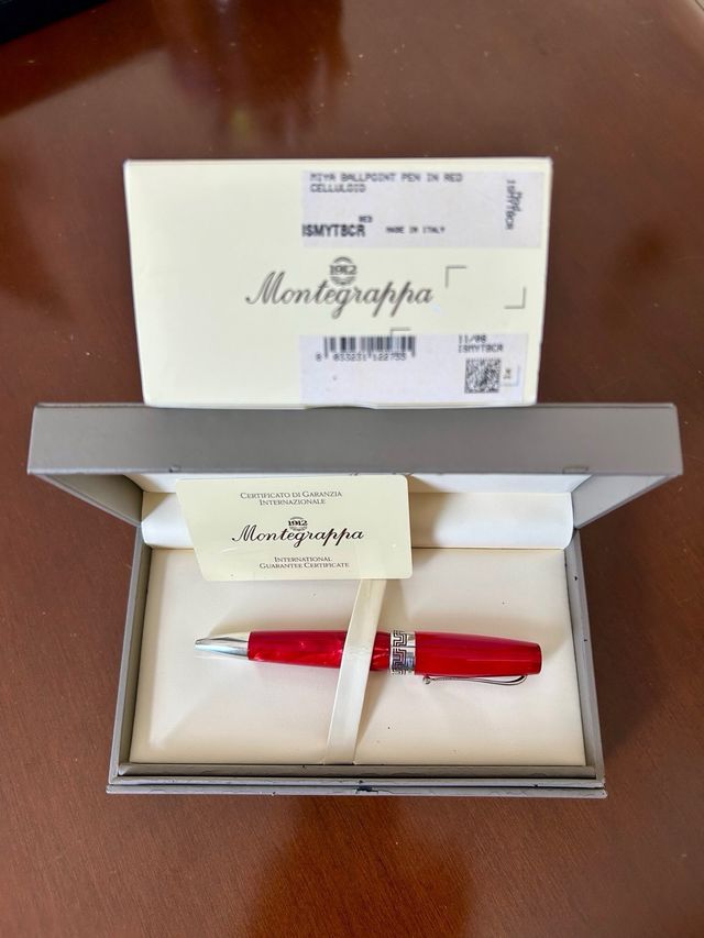 Bolígrafo Montegrappa Celuloide Rojo