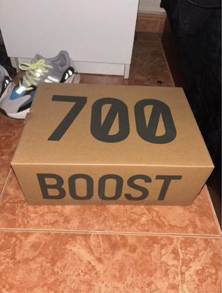 Adidas Yeezy 700 v2