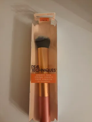 Brocha Real Techniques Expert Face