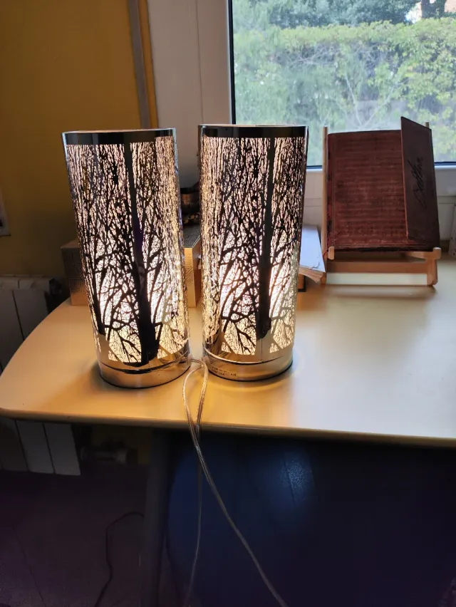 Lampade da tavolo in argento con disegno ad albero
