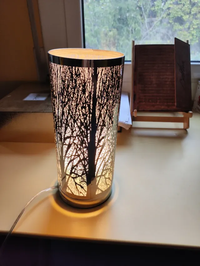 Lampade da tavolo in argento con disegno ad albero