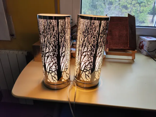 Lampade da tavolo in argento con disegno ad albero